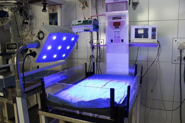Phototherapy Unit with Baby Bassinet Trolley